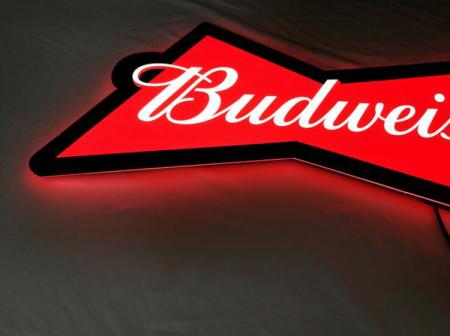 led light board z niestandardowym logo 